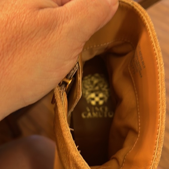 Brand New Vince Camuto western short boots in Caramel suede. - Picture 5 of 7